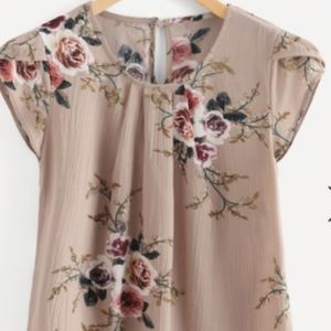 SHEIN Petal Sleeve Floral Blouse